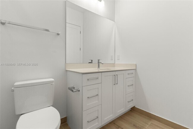 Building Photo - 1419 SW 23rd St