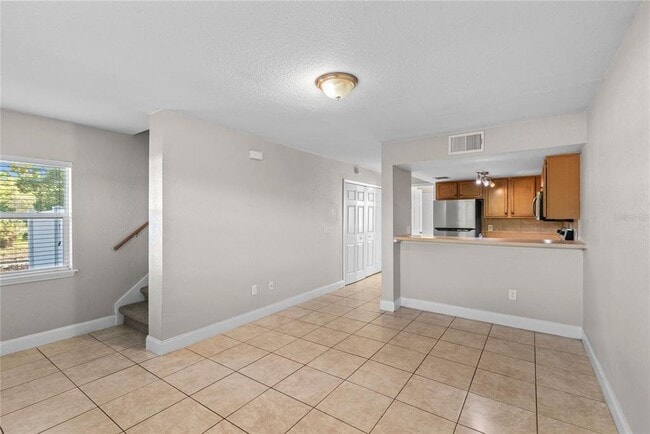 Building Photo - 210 N East St