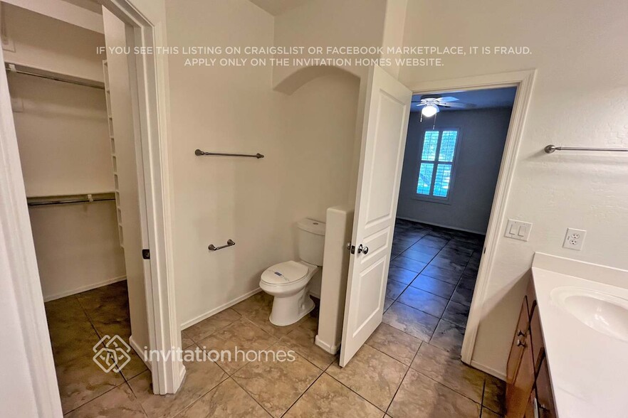 Building Photo - 15125 W Aster Dr