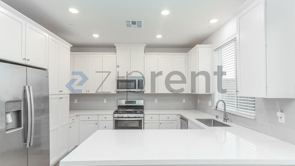 Building Photo - 3500 Nuestra Ave