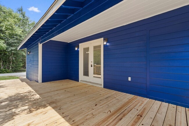 Building Photo - Beautiful home in Moss Point