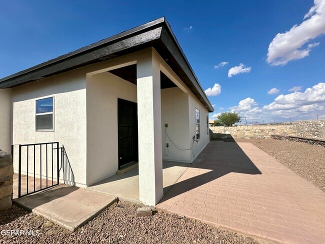 Building Photo - 14104 Robert Ituarte Dr