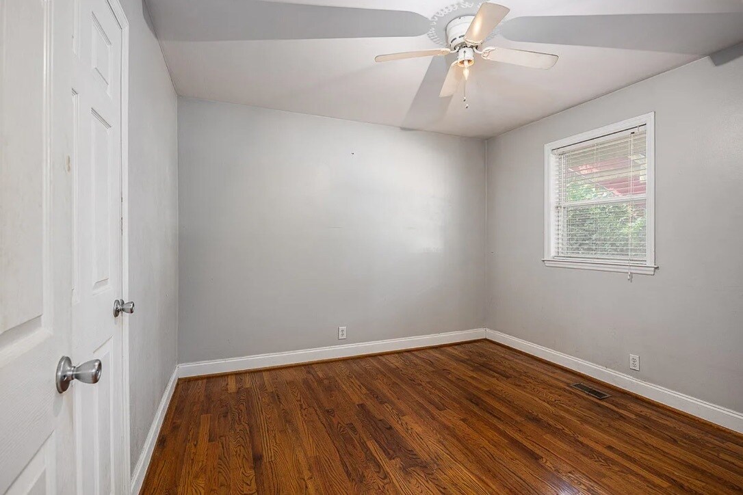 Building Photo - 1412 Edgehill Ave