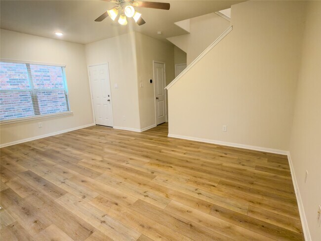 Building Photo - 17035 Amarose Dr