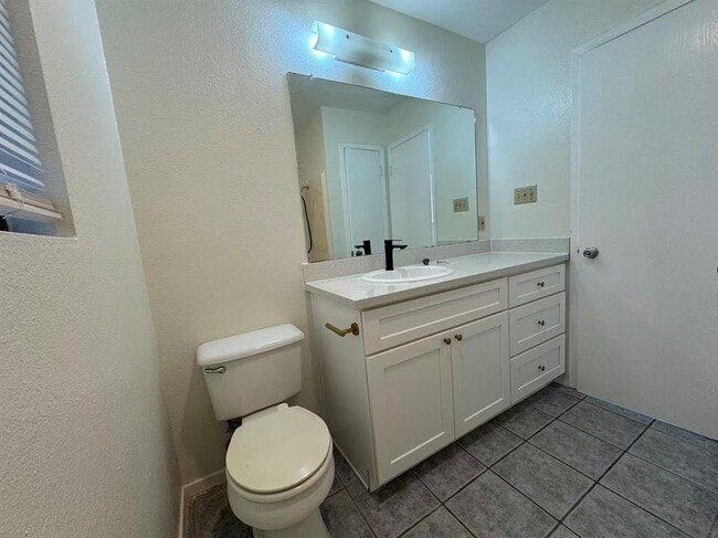 Building Photo - 12406 Deer Falls Dr