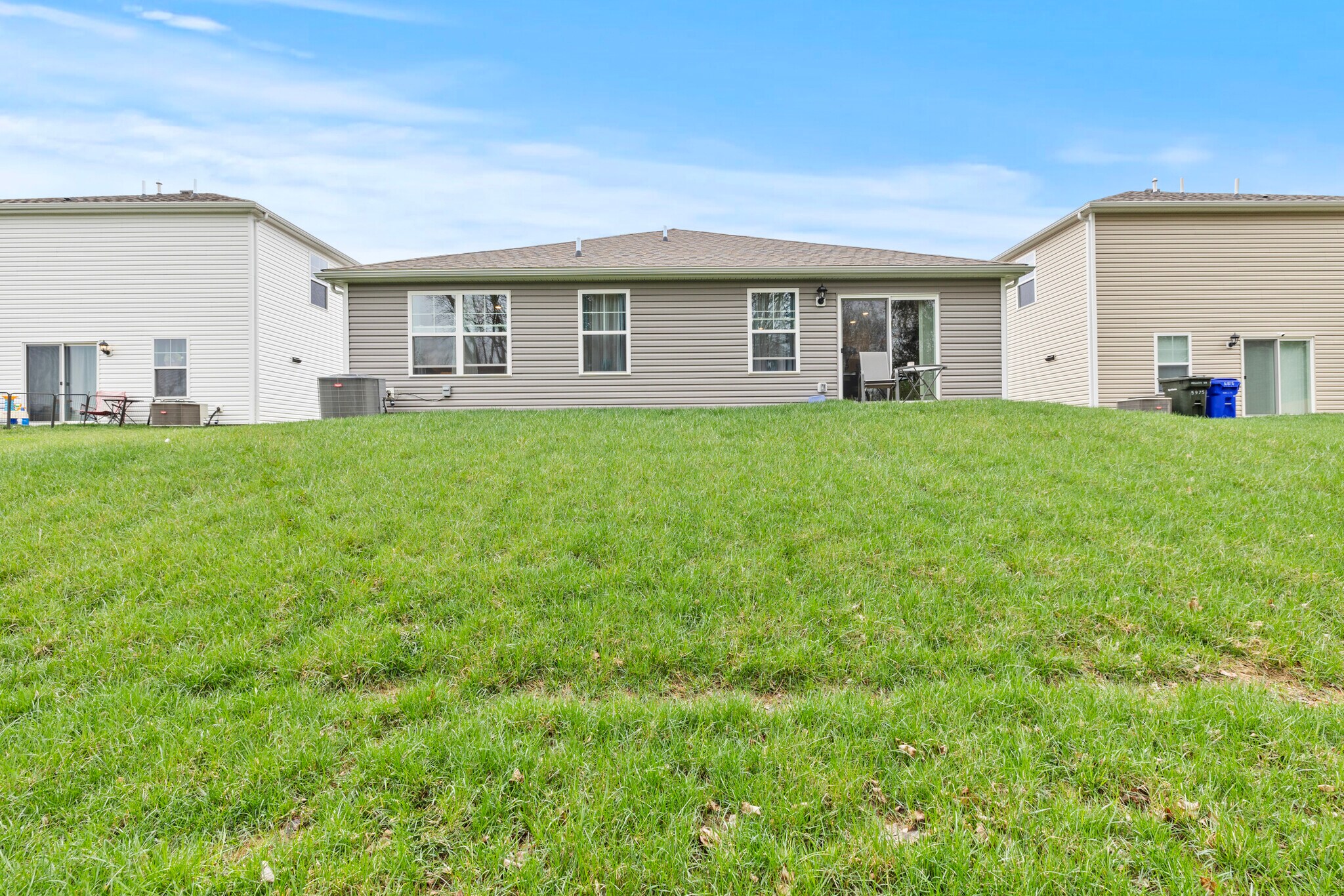 Private Backyard - 5969 Hollett Dr S