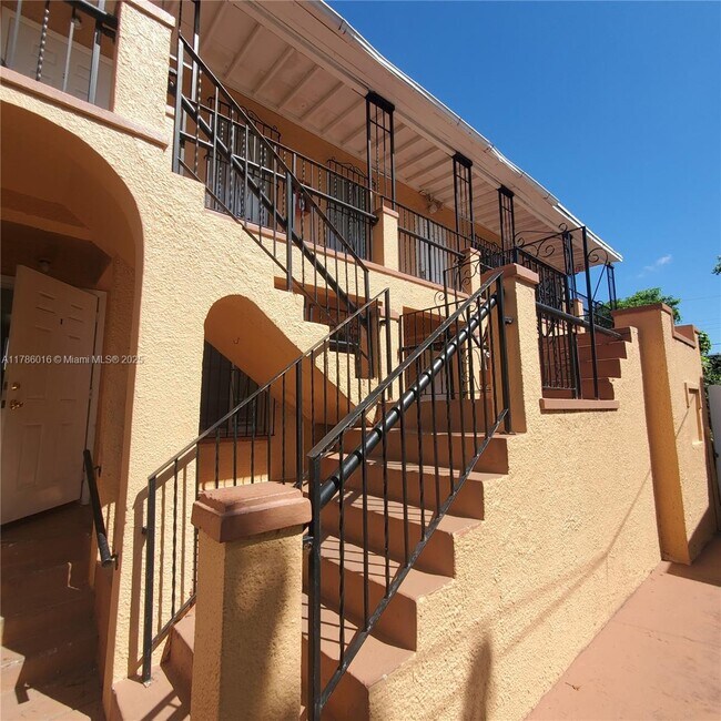 Building Photo - 1842 NW 19th Terrace
