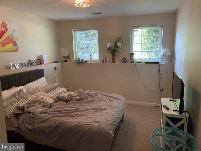 Building Photo - 43442 Katling Square