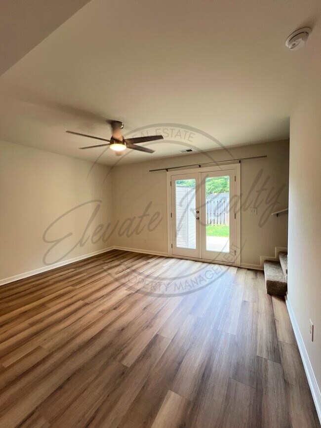 Building Photo - SPECIAL: FIRST MONTHS RENT FREE! Two Bedro...