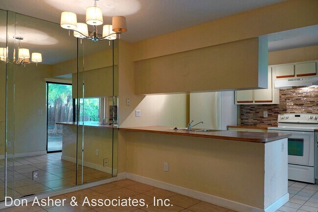 Building Photo - 2 br, 2.5 bath House - 5262 Coral Court Un...