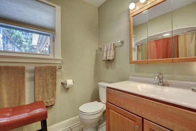 Building Photo - 4108 Sinclair Ave