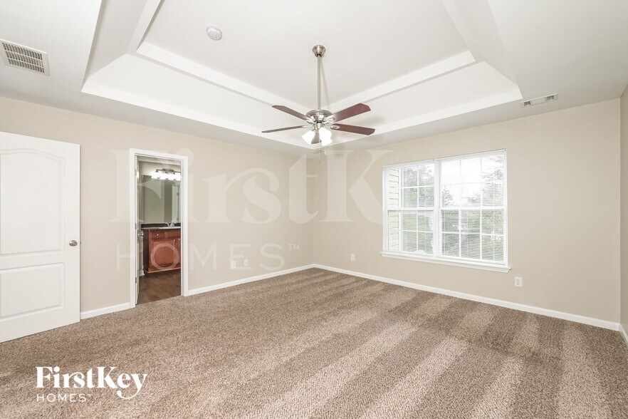 Building Photo - 52 Hamilton Dr