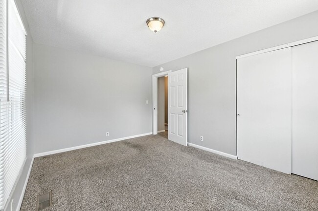 Building Photo - Spacious 3 bedroom home with finished base...
