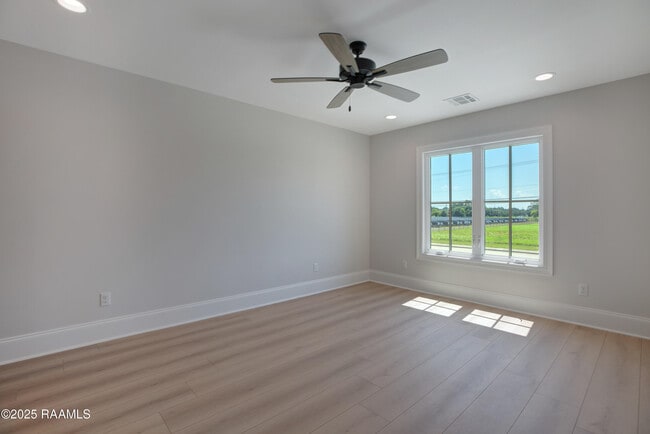 Building Photo - 424 Eraste Landry Rd