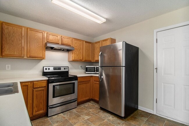 Building Photo - 3 Bedroom 2.5 Bath House