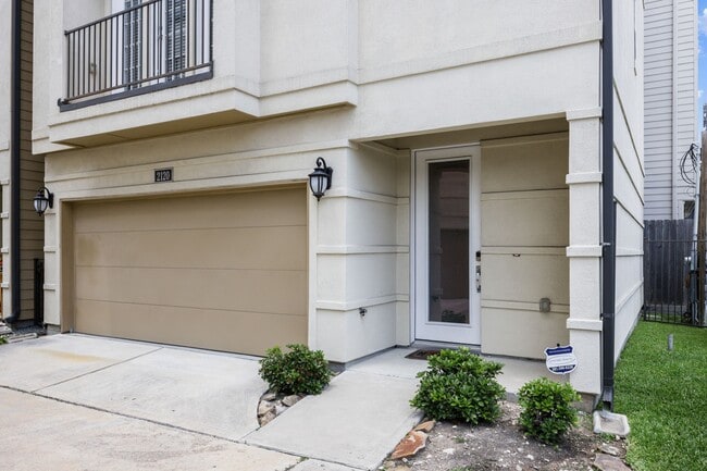 Building Photo - 2120 Genesee St