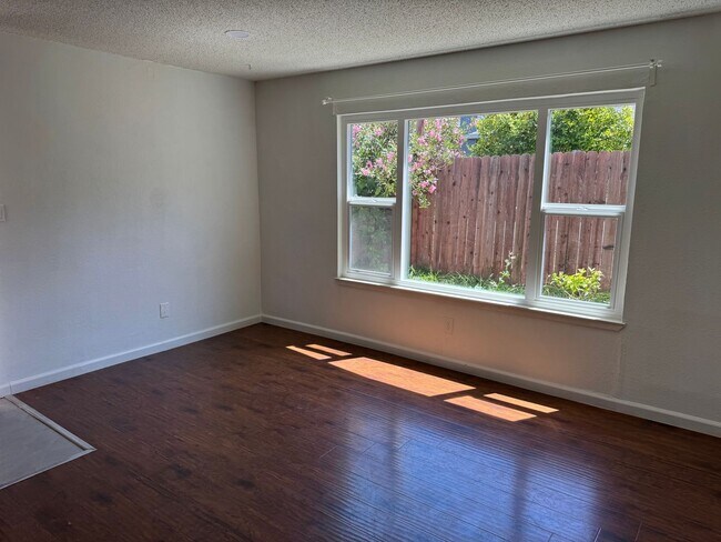 Building Photo - 7517-7519 Saint Philomena Way