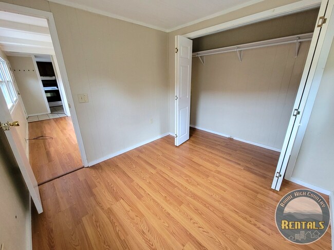 Building Photo - Cozy 2bd/1ba Home In Newland