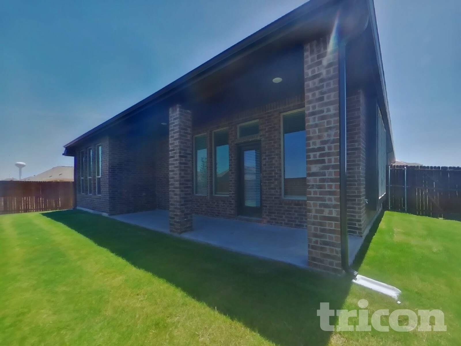 Building Photo - 448 Lone Star Dr