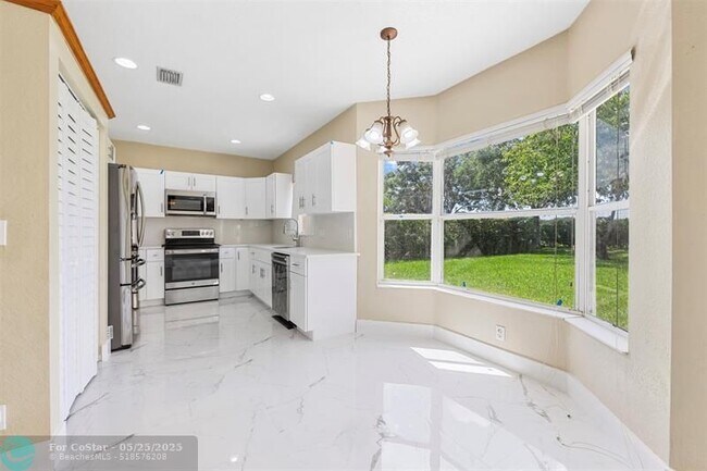 Building Photo - 3808 Miramontes Cir