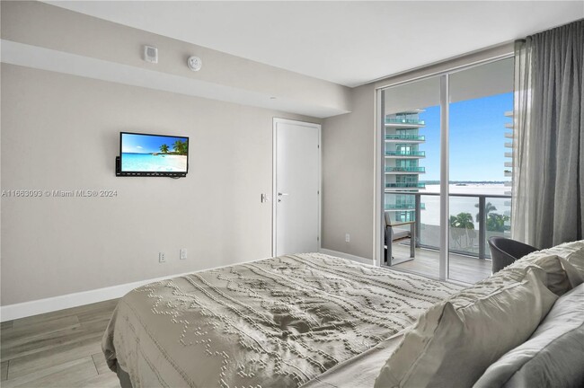 Bedroom - 1300 Brickell Bay Dr