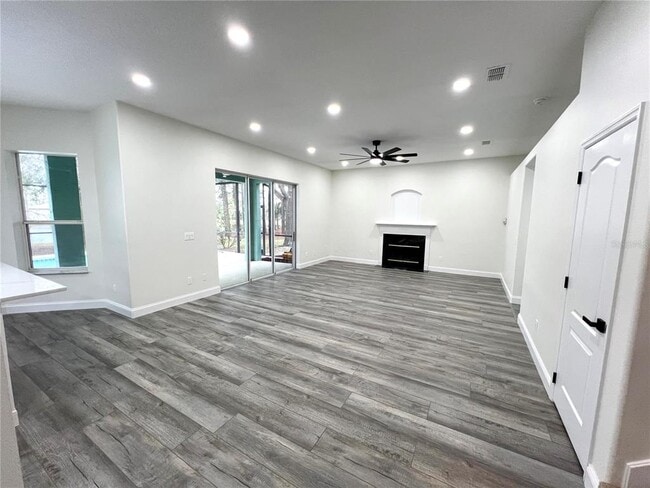 Building Photo - 215 Randon Terrace