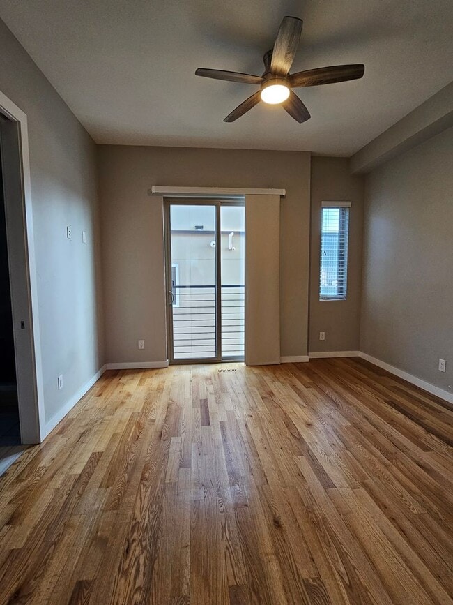 Building Photo - Beautiful 2 BR 4BA in the Highlands