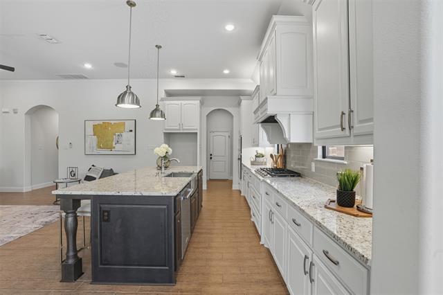 Building Photo - 533 Longshore Dr