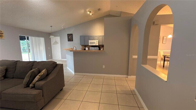 Building Photo - 627 Fisher Ct