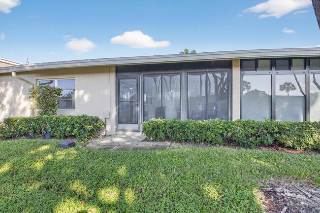 Building Photo - 8256 Summerbreeze Ln