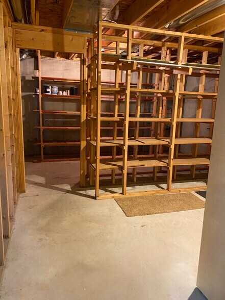 Building Photo - 855 Claremont Ct
