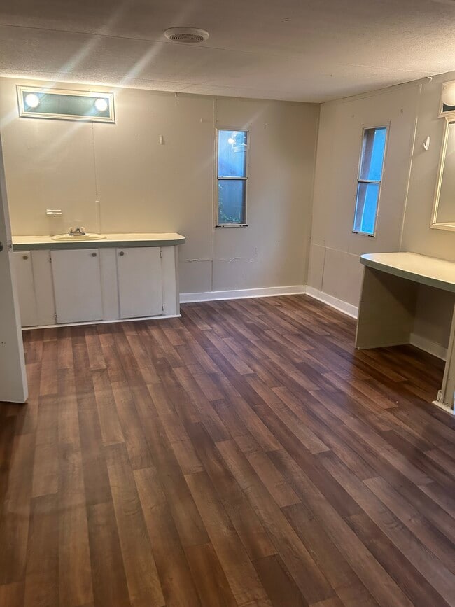 Building Photo - 1670 Q T Todd Dr