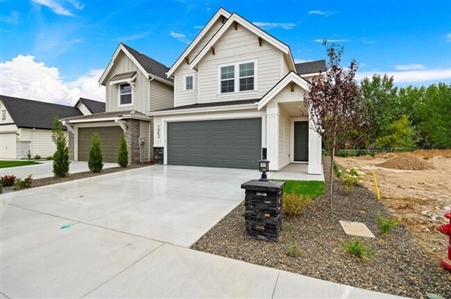 Building Photo - BRAND NEW HOME!!  4 Bedrooms, 3 Baths, Large Open Floor Plan!  Perfect Location, Must See!