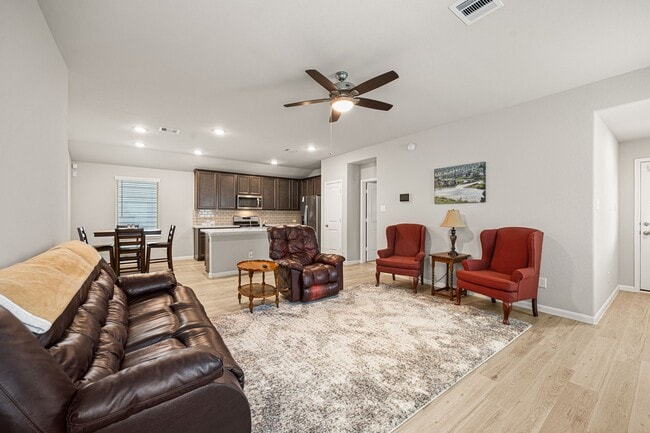 Building Photo - 5422 Sunway Dr