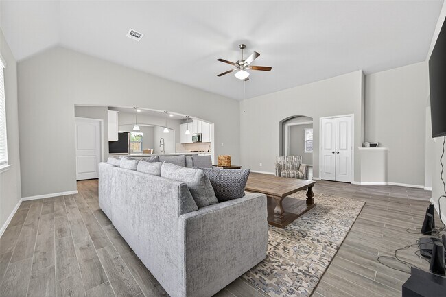 Building Photo - 11676 Whirlaway Dr