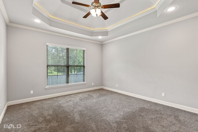Building Photo - 302 Oscar Cir