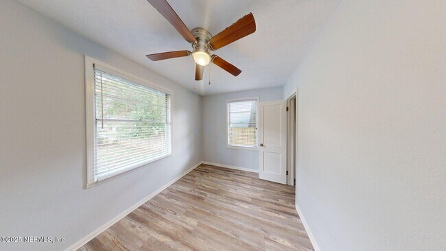 Building Photo - 3313 Myra St