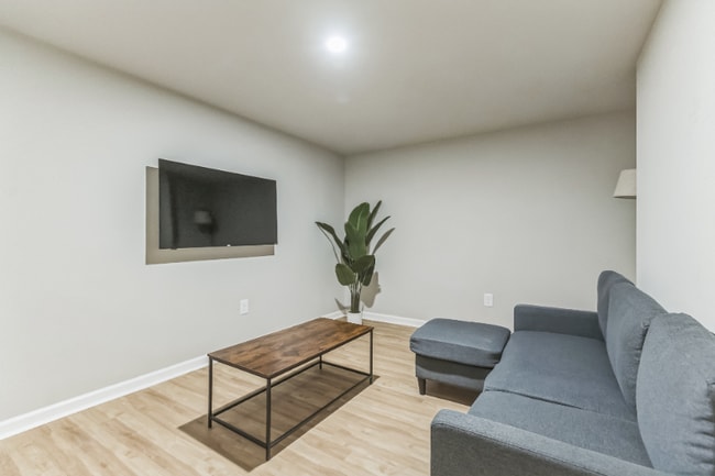 Building Photo - 2265 Wildwood Dr