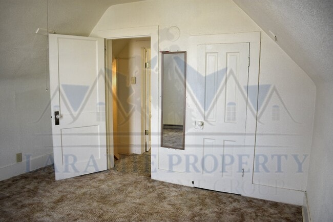 Building Photo - 2 Bedroom 1 Bathroom House
