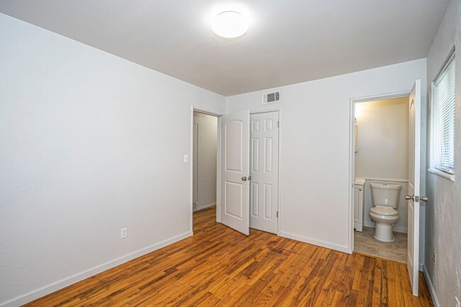Building Photo - 4 Bedroom 1.5 Bath Home Near I-240 and I-3...