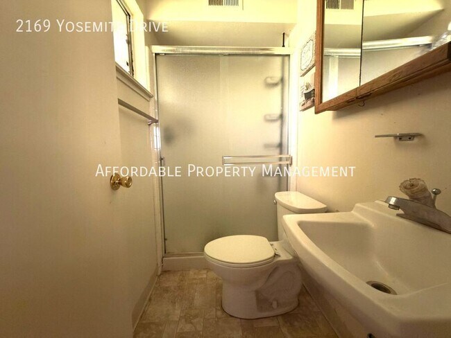 Building Photo - 2169 Yosemite Dr