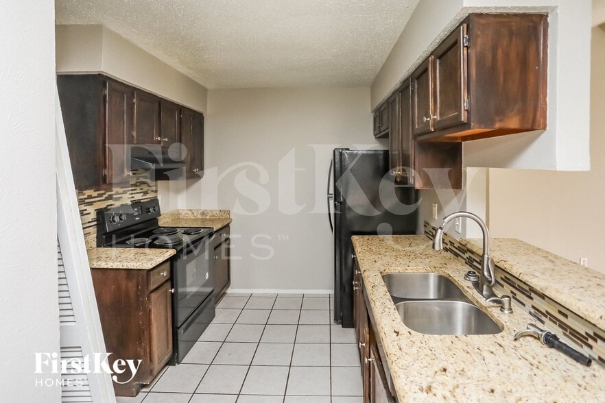 Building Photo - 612 Coolwood Ln