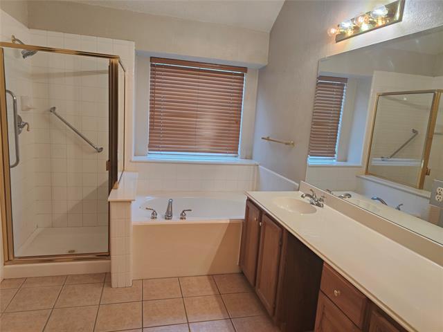 Building Photo - 9909 Belfort Dr