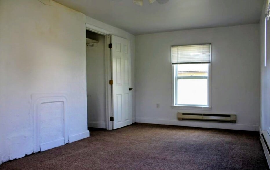 Building Photo - 6 S Main St