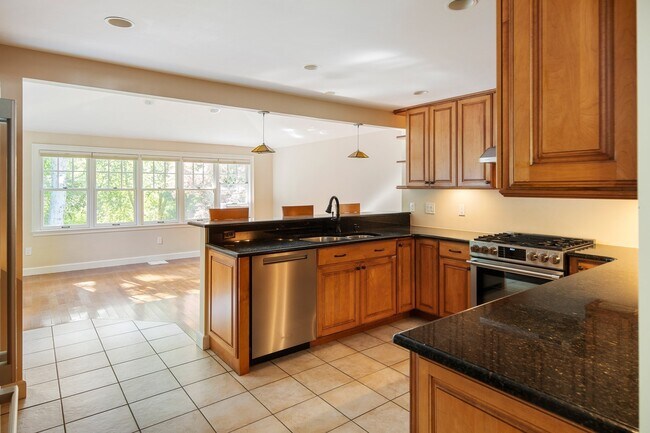 Building Photo - 109 Brookside Ave