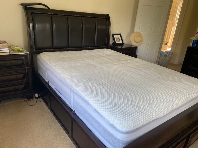 Building Photo - 58 Hicks Ln