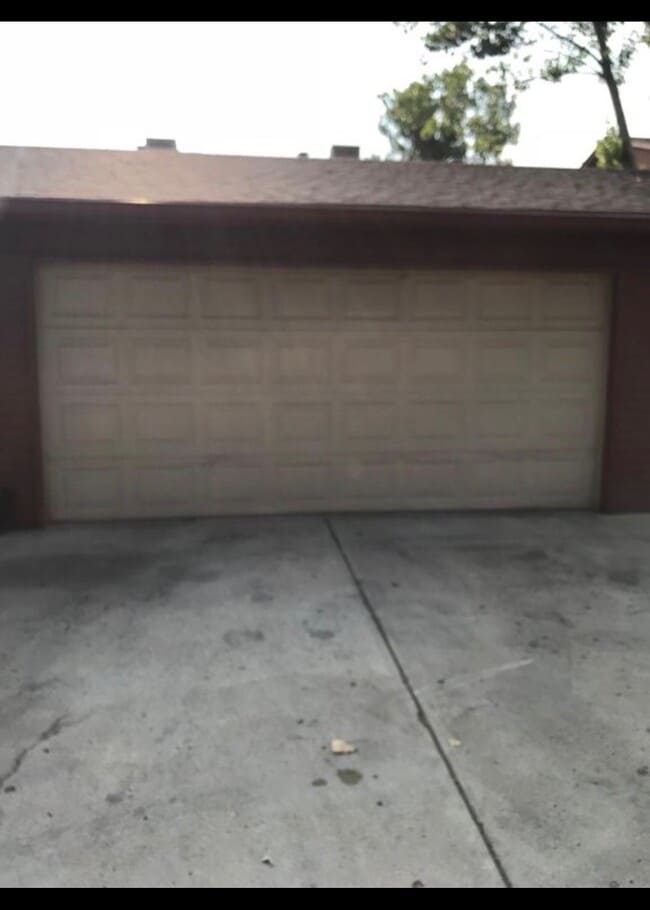 Building Photo - 1720 Cambridge Dr