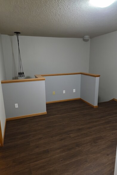 Beautiful Loft - 13040 Europa Trail Way N