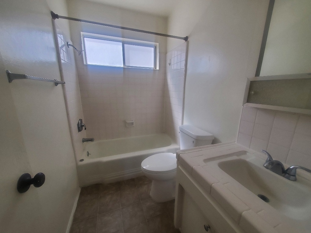 Building Photo - 1745 Colby Ave