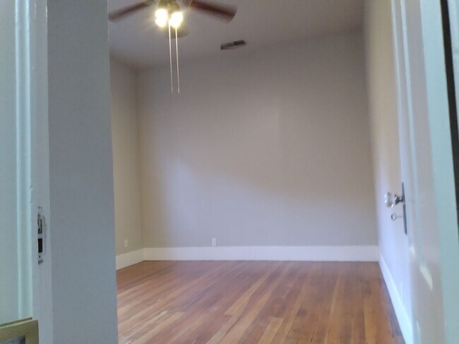 Building Photo - 149 W 21st St